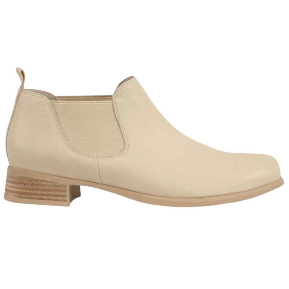 Munro American Cream Beige Leather Ankle Boots 9.5M Low Stacked Heel Booties